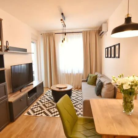 Regina With Free Parking Apartman Újvidék