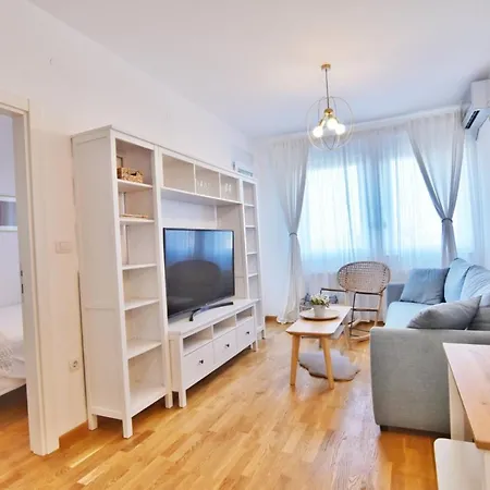 Regina Apartment