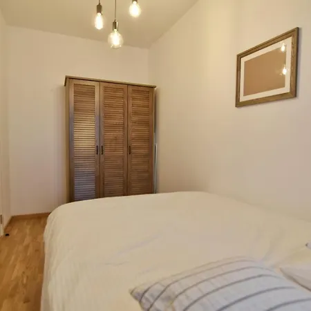 Regina With Free Parking Apartman